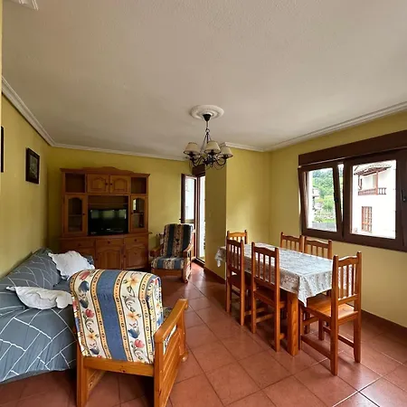 Casa Con Jardin A Pie De Playa Y Montana