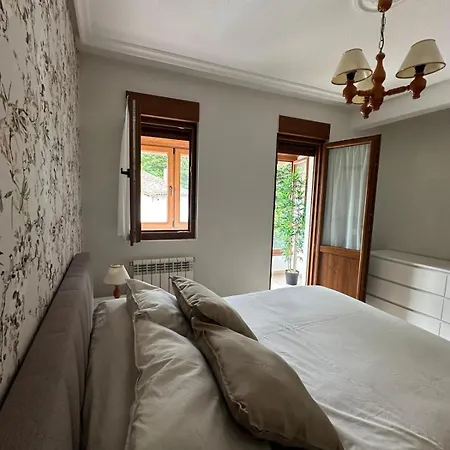 Casa Con Jardin A Pie De Playa Y Montana Feriehus Panes