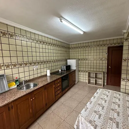 Casa Con Jardin A Pie De Playa Y Montana Feriehus