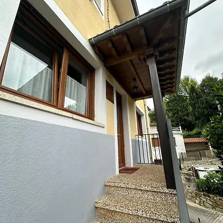 Casa Con Jardin A Pie De Playa Y Montana *