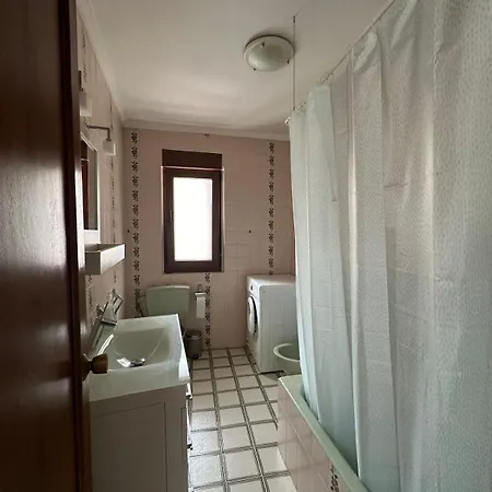 Casa Con Jardin A Pie De Playa Y Montana Feriehus