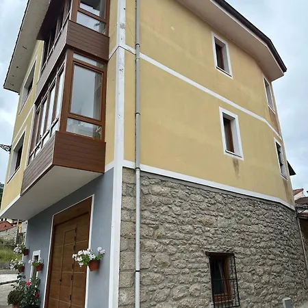 Casa Con Jardin A Pie De Playa Y Montana Holiday home